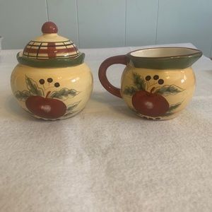 Lynn’s Stoneware sugar and creamer set